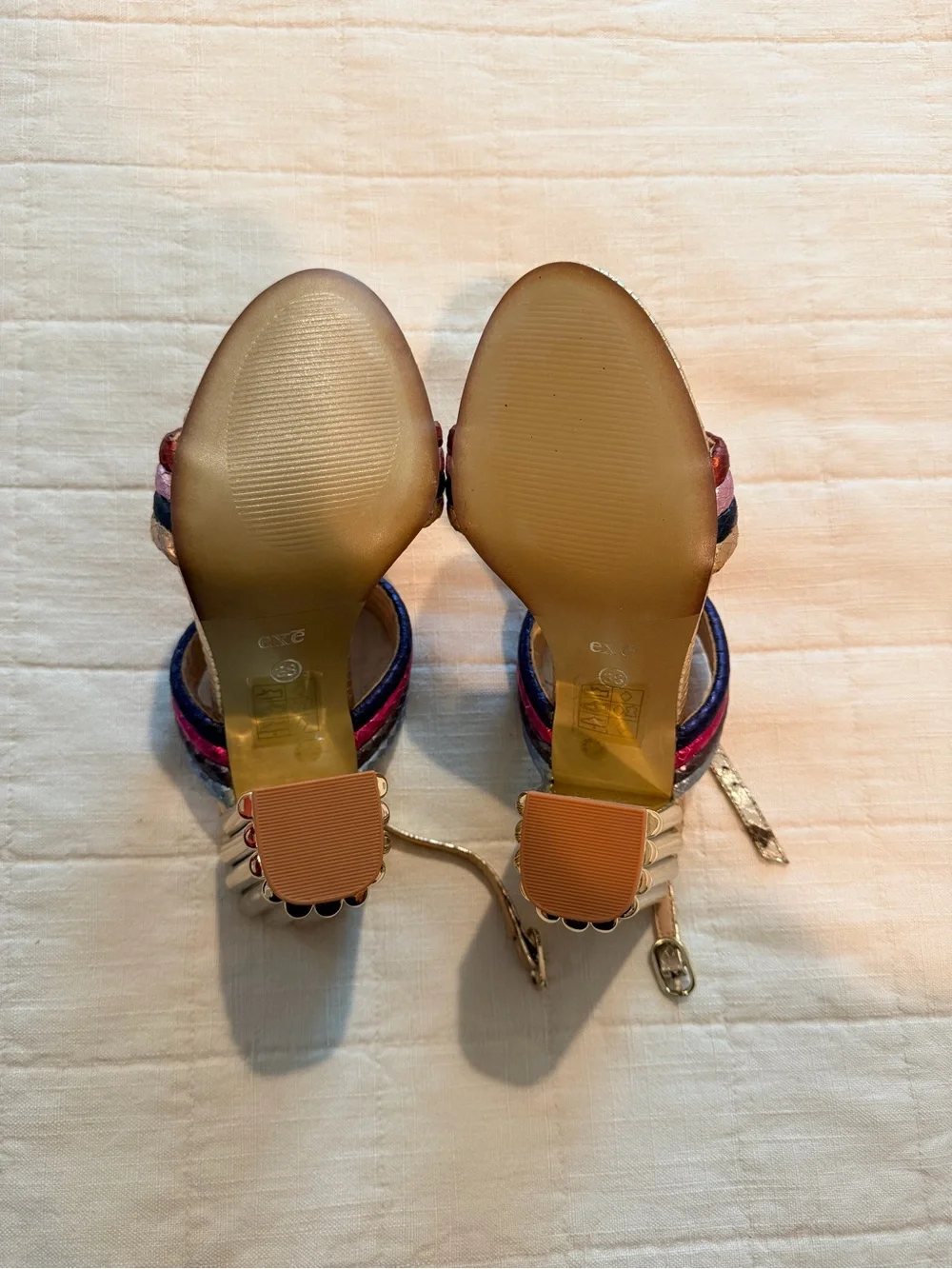 exē chic gold